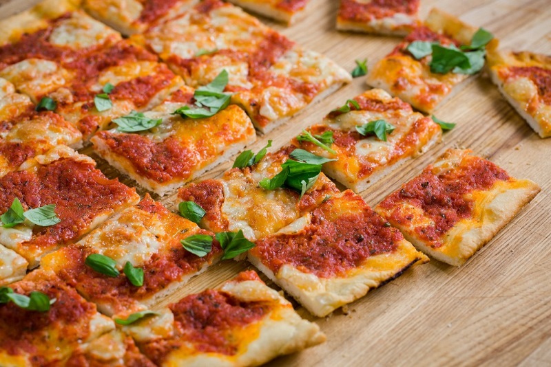 Kaip išsikepti tikrą itališką picą
